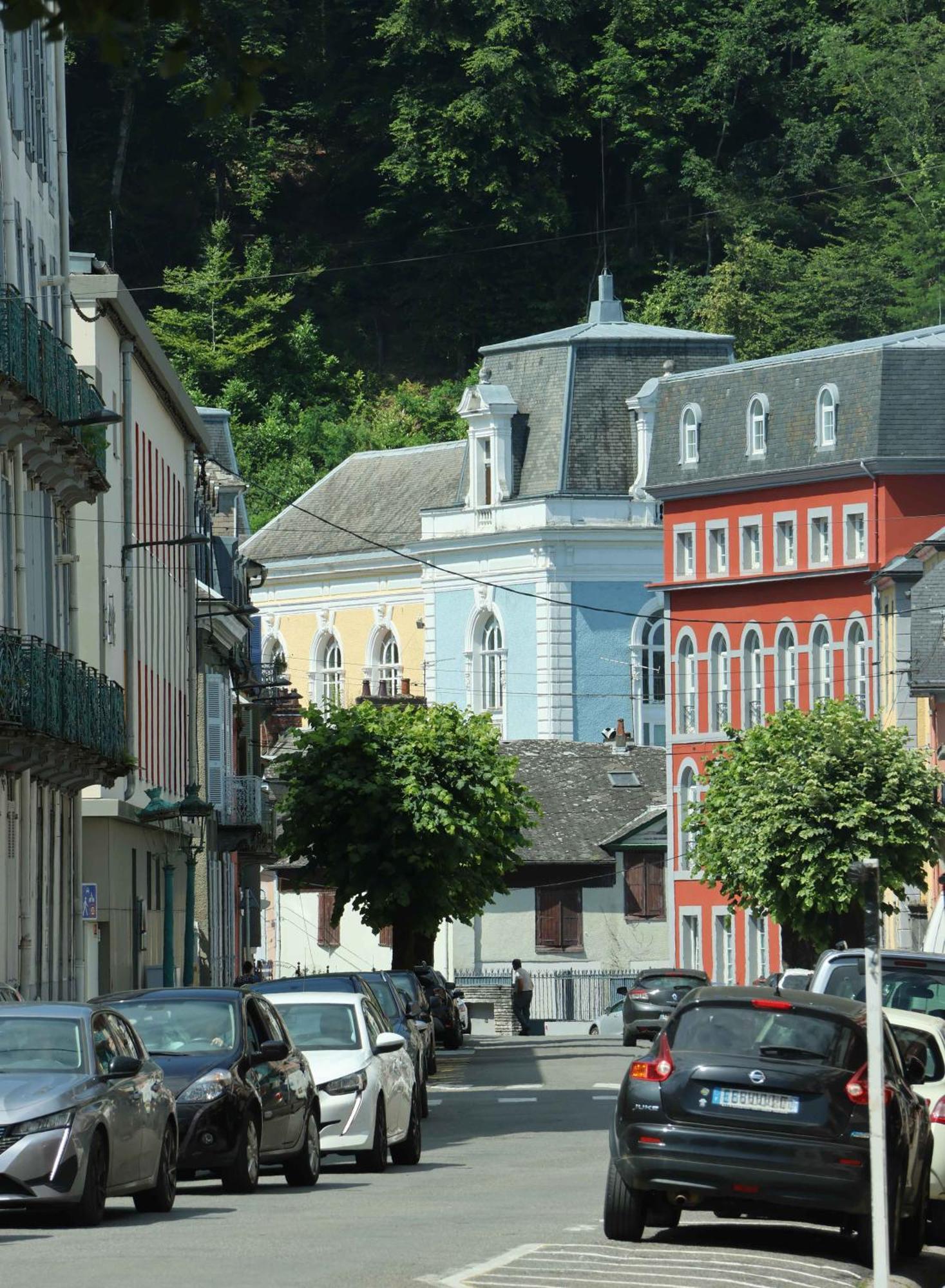Caoubere Apartment Bagneres-de-Bigorre Bagian luar foto